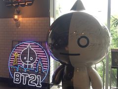 -LINE FRIENDS Garosu-gil Flagship Store