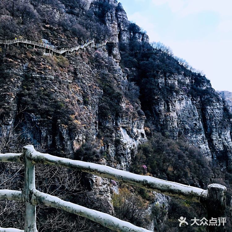 北方的“小黄山”，玻璃栈道让你心惊胆跳