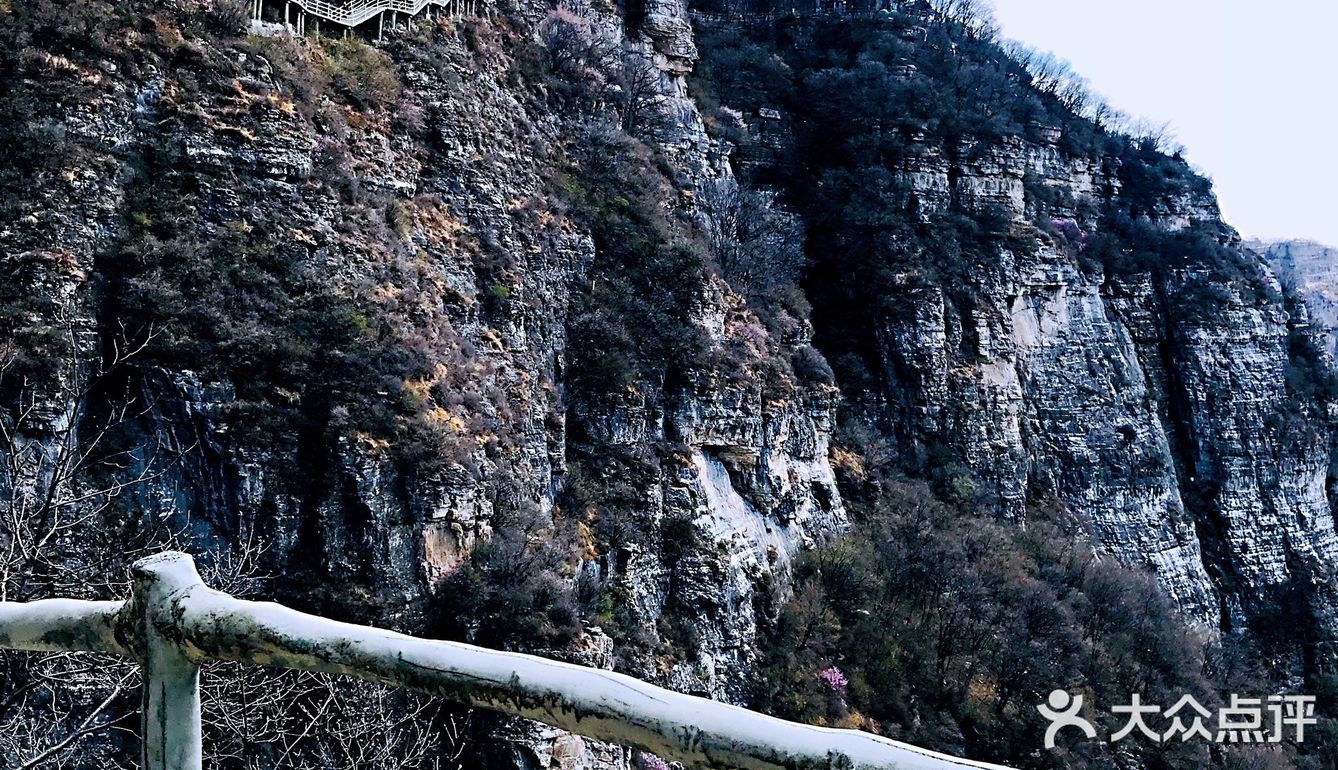 北方的“小黄山”,玻璃栈道让你心惊胆跳
