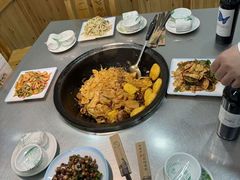 -屯老二农家铁锅炖·行业领军者(梅江店)