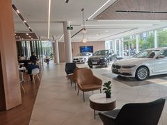 -北京宝诚宝马4S店