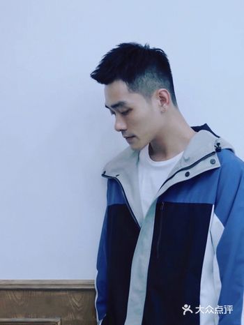 蓝调男士理发馆‍♀️不止理发哦快来