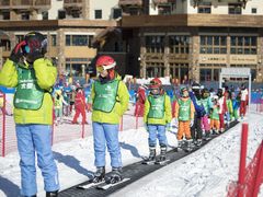 -石京龙滑雪场-停车场
