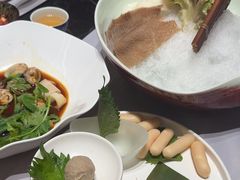 -红鼎豆捞·非遗鲍皇汤火锅(宝丰路店)