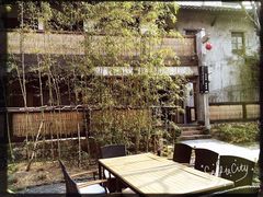 -田园东方蜜桃村的田野营地