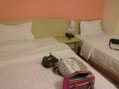 床-7天连锁酒店(上海徐家汇龙华路地铁站店)