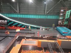 -极限PLAY运动娱乐新世界·团建派对潮玩休闲馆·室内蹦极高空游乐园