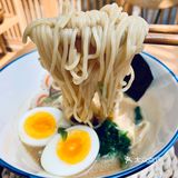 门脸完全看不出啥来，进来却别有洞天，有点意外[得意]