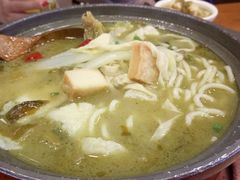 -周鱼小馆石锅酸菜鱼(活力汇店)