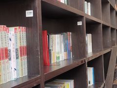 -钟书阁(松江泰晤士小镇店)