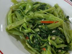 椒丝炒腐乳通菜-明本湛江鸡•海鲜小厨(陈家祠店)