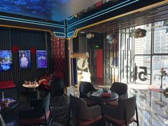 -屋有岛沉浸游戏旗舰店(中山公园店)
