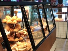 面包甜点陈列柜-Dough&Joe团憩(瑞虹天地月亮湾店)