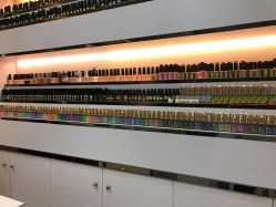 -美斯洛美甲美睫连锁店