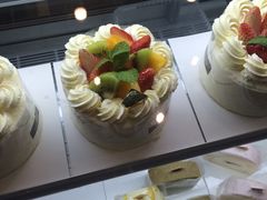 -花花卷卷·鲜食蛋糕(静安久光百货店)