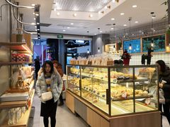 面包甜点陈列柜-面包新语(吾悦国际广场店)