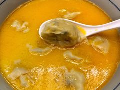 金汤黄鱼馄饨-蟹黄鱼·楼上面馆(外滩中央旗舰店)