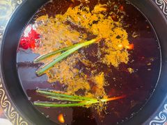 -三道苗苗鱼·美蛙黄辣丁(八里店)