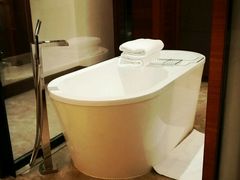 -三亚湾海居铂尔曼度假酒店