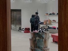 -Acne Studios(芮欧百货店)