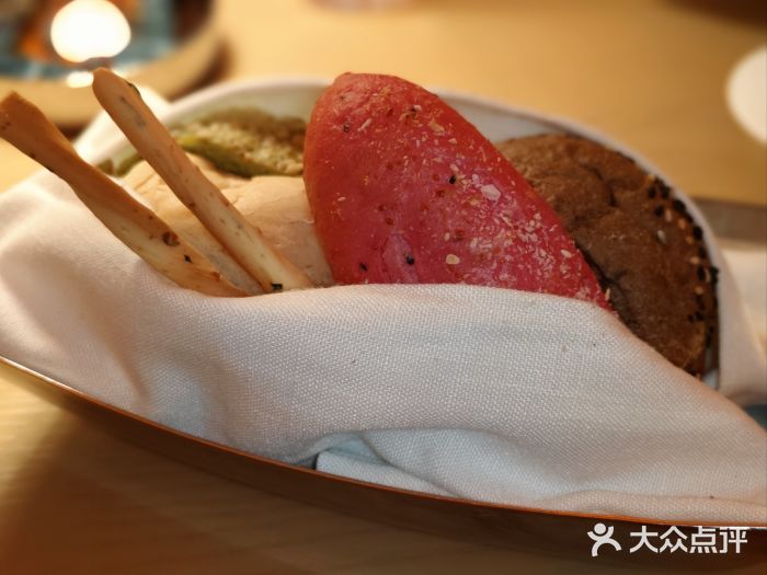 佐度王子扒房(金安店)餐前面包图片