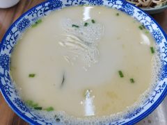 -雪琴面馆富安特色鱼汤面(城中花园店)