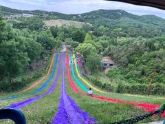 -雪山彩虹谷景区