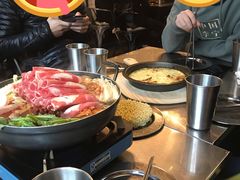 部队锅-MI WU FACTORY米屋美食工厂餐厅(绿地店)