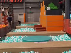 -极限PLAY运动娱乐新世界·团建派对表演休闲馆·室内高空游乐园