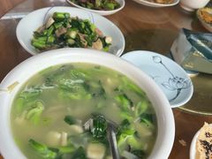 -芦茨金富饭庄·25年老字号·专做稻草鸡