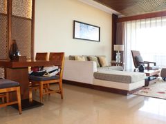 -三亚湾海居铂尔曼度假酒店