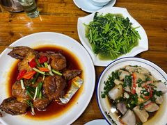 -芦茨金富饭庄·25年老字号·专做稻草鸡