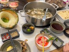-喃喃椰·糟粕醋·椰子鸡火锅(七堡花园店)