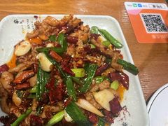 宫爆板筋-干老庆贵州留一手烤鱼·地摊火锅(财经大学店)