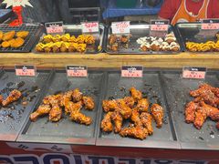 -席娜卡琳火车铁道夜市