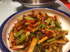 芹菜千张肉丝-湖锦酒楼·32年地道湖北菜(光谷店)