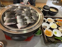 -围炉肉舍•炭烤活鳗•丹东海鲜烤肉(步行街店)