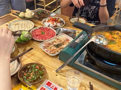 -黔二妞地摊火锅(龙华清湖店)