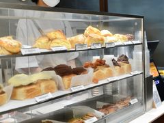 面包甜点陈列柜-CHOCMONS巧克怪兽(屏风街店)