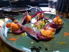 煎虾配紫薯泥薯片及姜味柠檬汁-AZUL by FUEL蓝色·法式酒馆(琶醍店)