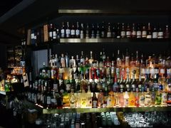 -UNI UNI(环亚凯瑟琳店)