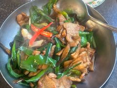 鹿茸菌小炒肉-渔语鱼新川菜Bistro(万象天地店)