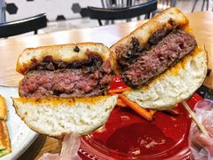 27&nbsp;牛肉汉堡-HELLO 27 意面·沙拉·帕尼尼