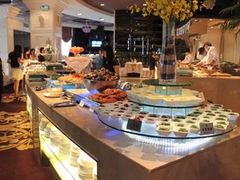 自助取餐区-荣誉国际酒店-云顶旋转餐厅