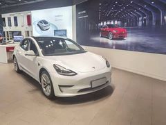 -TESLA 特斯拉(上海太古汇体验店)