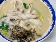 招牌黄鱼面-明呈黄鱼面馆(斜土路店)