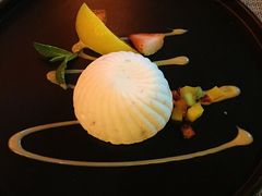 自制焦糖坚果冰糕-YUE·6·西式融合餐厅(外滩六号店)
