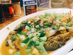 家烧河鲫鱼-邵老爹老杭州白斩鸡·家常菜(建国北路店)