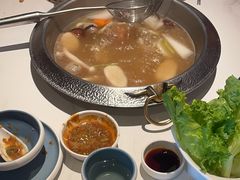 -左庭右院鲜牛肉火锅(金山万达店)