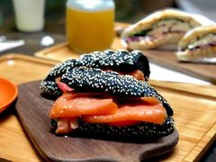 三文鱼三明治-花马天堂云南餐厅 Lost Heaven(外滩店)